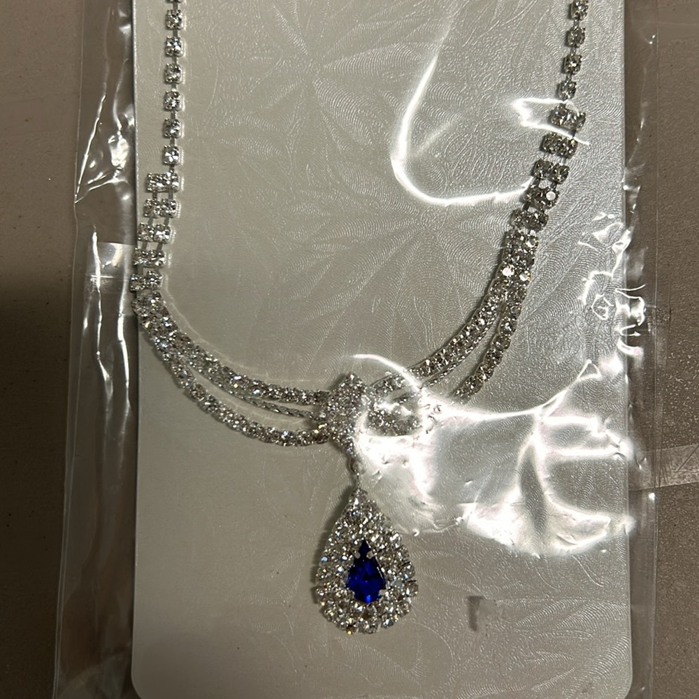 NEW IN PACKAGE Prom/evening wear jewelry (looks like blue sapphire/diamond) - Picture 2 of 7